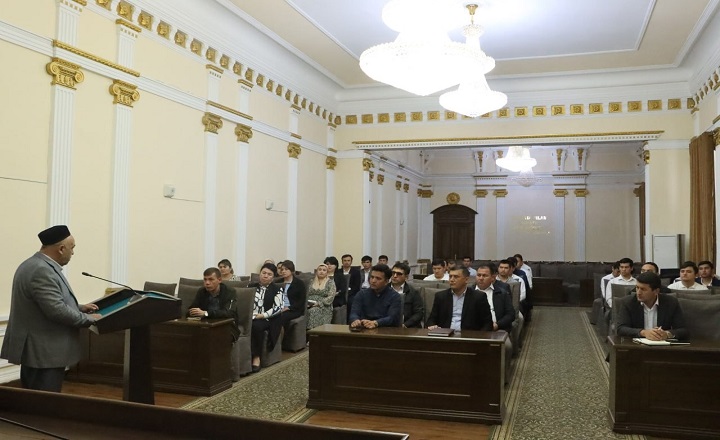 Hokimlik Xodimlari Uchun "Siyosiy-Ma’Rifat Soati" Tashkil Etildi