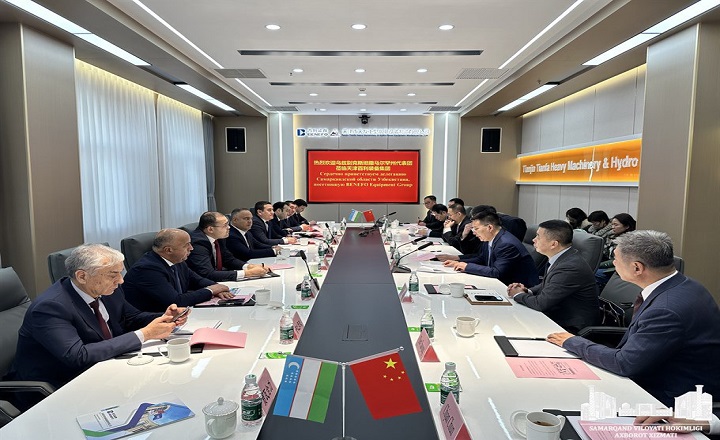 Viloyatimiz delegatsiyasi Xitoyning Tyanjin shahriga tashrifi davomida Tianjin Pump Machinery Group hamda Tianjin Baili Equipment Group korxonarida bo‘lishdi. Korxonaning ko‘rgazmalar zali va ilmiy-texnik innovatsiya markazi bilan tanishib, ishlab chiqarish tarixi, ixtirolar va kelgusi rejalar haqid