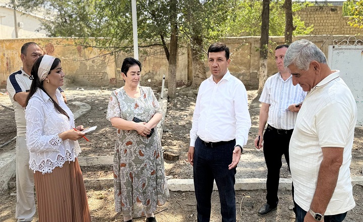 Biroz Avval Xabar Qilganimizdek, Samarqand Shahri Hokimi Fazliddin Umarov Aholi Bilan Muloqotni Yanada Samarali Tashkil Etish Maqsadida O‘Tkazilayotgan Sayyor Qabulda Fuqarolar Tomonidan Bildirilgan Murojaatlarni Joyiga Chiqib O‘Rganmoqda.