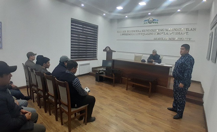 Samarqand Shahrida Jinoyatchilikning Oldini Olish Va Og‘Ir Toifadagi Mahallalarda Xavfsiz Muhitni Ta’Minlash Maqsadida Samarqand Shahar Iio Fmb Tomonidan Manzilli Profilaktik Chora-Tadbirlar Amalga Oshirilmoqda.